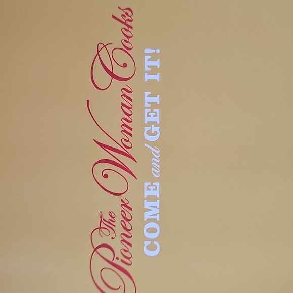 The Pioneer Woman Cooks Cookbook, Come & Get It! 398 PAGES - Picture 6 of 8